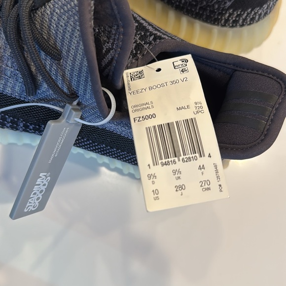 YEEZY Boost 350 V2 - Picture 7 of 7